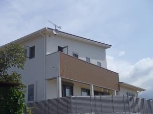 ぽかぽか里山に建つ家